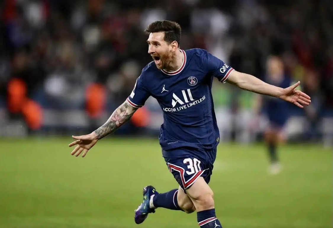 包含清晨巴黎圣日耳曼调整名单以备意大利杯，止住颓势环节打磨，质疑声仍在，资深球员宣示担当的词条